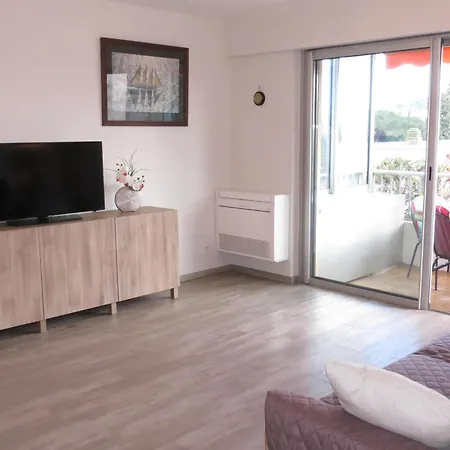 Apartment 2p Climatise Avec Parking, Piscine, Proche Plages Et Commerces A - Fr-1-780-63 Sainte-Maxime
