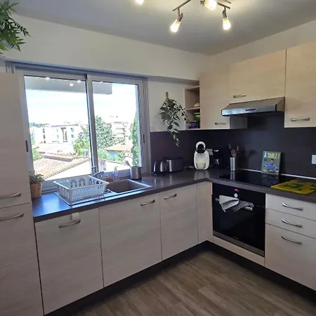 Appartement 2p Climatisé Avec Parking, Piscine, Proche Plages Et Commerces à - Fr-1-780-63 *